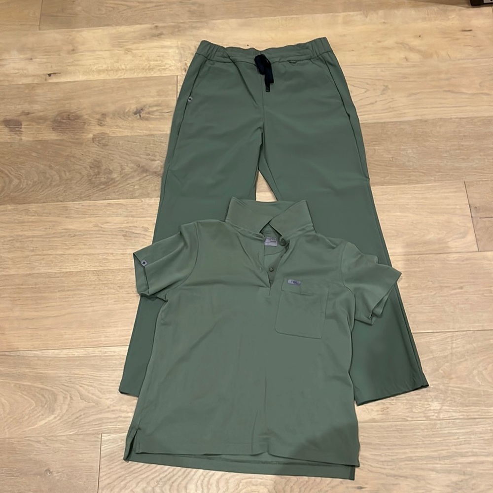 figs dark green matching scrub set